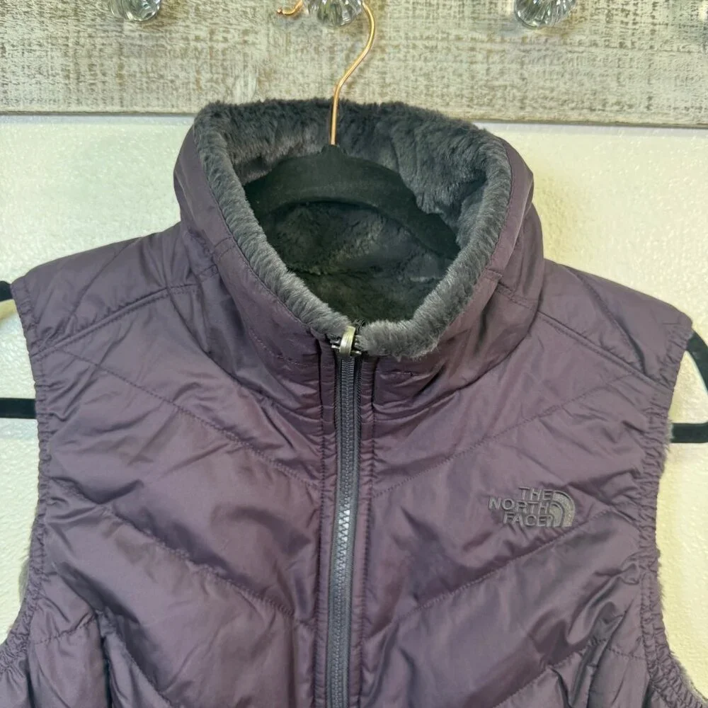 The North Face Mossbud Reversible Faux Fur Lined Vest Medium Purple Athleisure - Picture 4 of 15